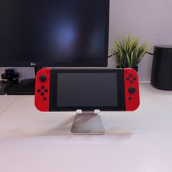 Nintendo Switch (Mario Odyssey Edition)