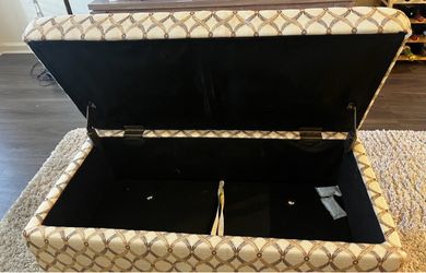 Storage ottoman