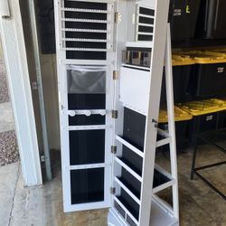 Rotating Makeup/ Jewelry Stand