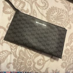 Mk Big Wristlet