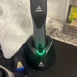 Andis DBLC-2 Detachable Blade Hair Clippers. 