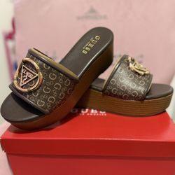 GUESS brown platform sandals Size 6