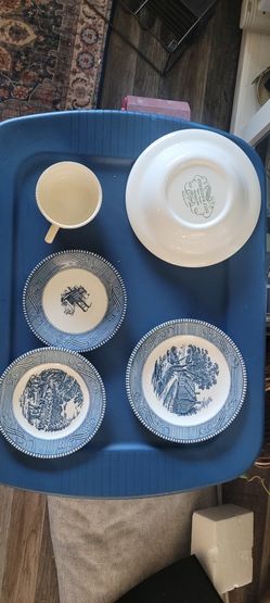 Currier&Ives Vantage Dish Set.