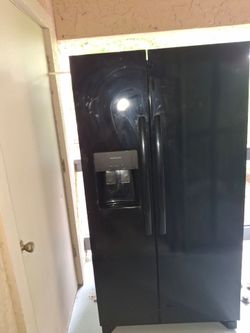 Fridgaire Refrigerator