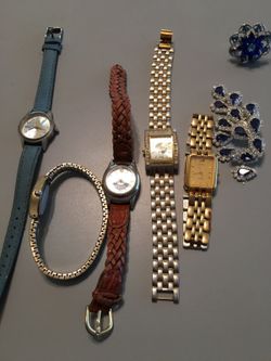 Random clocks jewelry