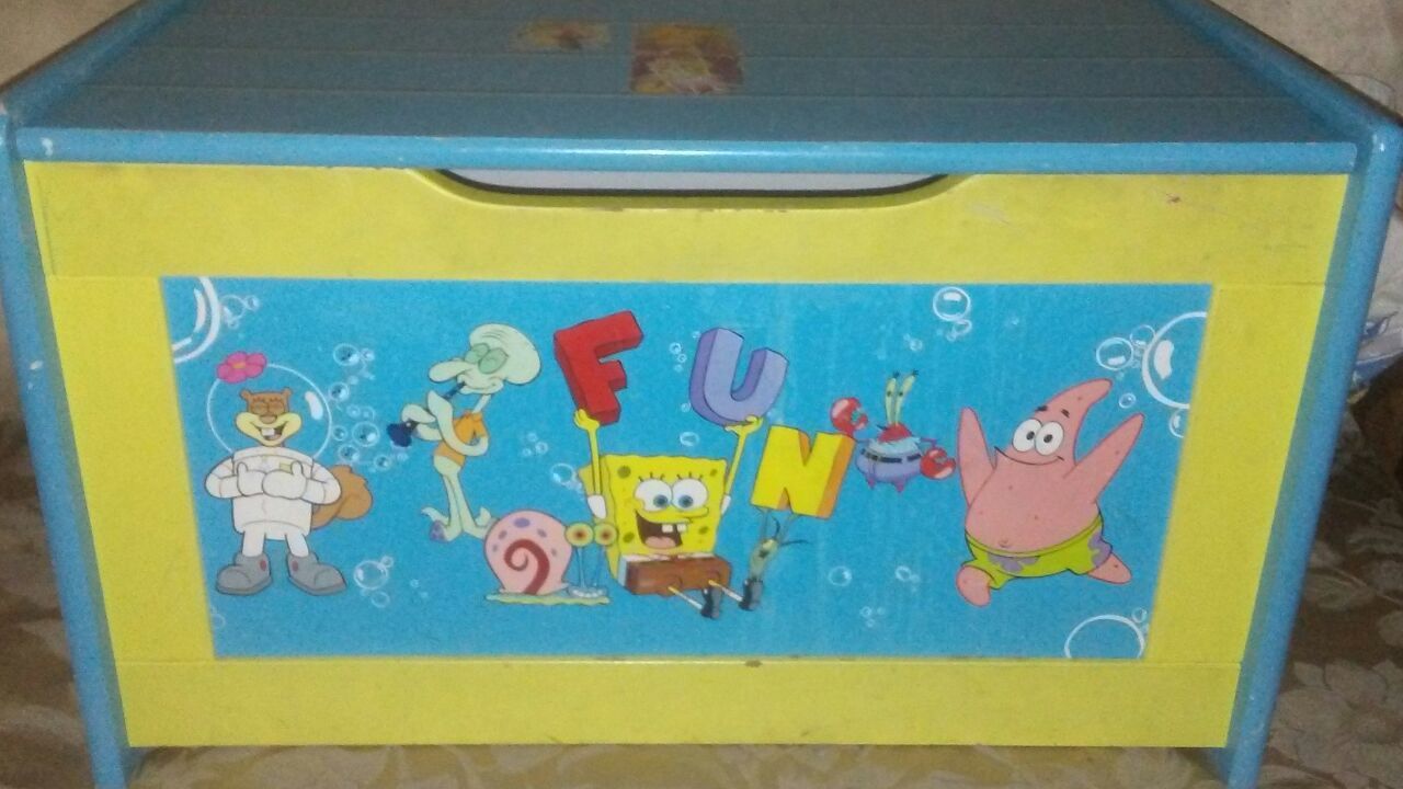 Spongebob wood toy chest