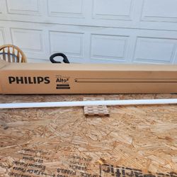 Phillips 32 Watt, 4 Feet Linear T8 Fluorescent Tube Light Bulbs (30 pack)