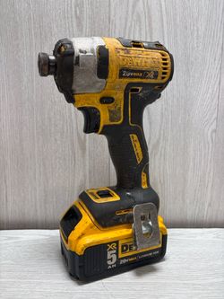 Dewalt DCF887 20V Max Xr 1/4 Impact Driver With 5AH Battery(A1G013012)