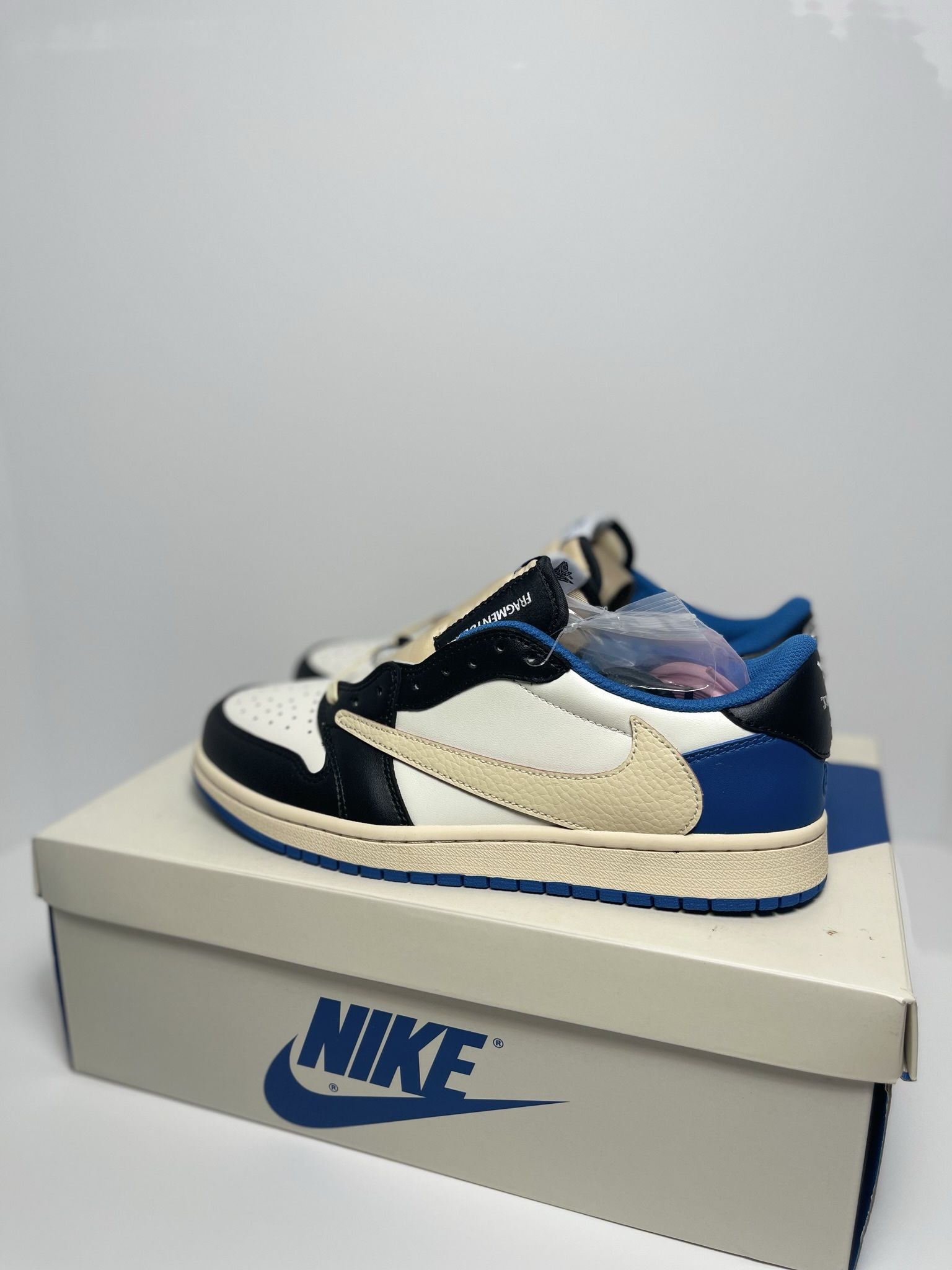 Travis Scott Fragment Jordan 1 Low 