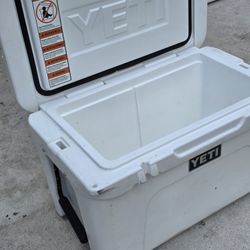 Yeti Cooler ....45 Quarts