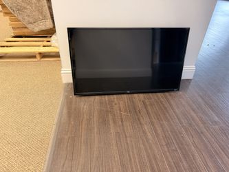 TCL 40” Roku Smart TV – Model 40S305