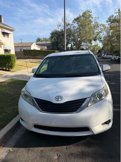 2012 Toyota Sienna