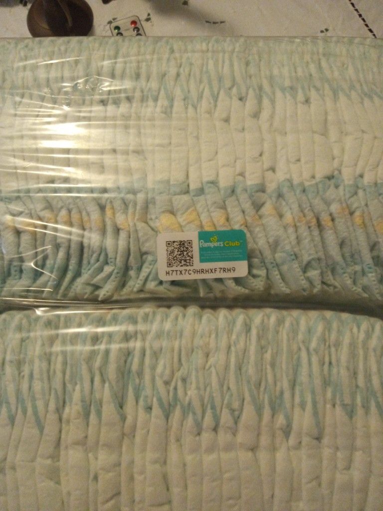 Baby Pampers. 