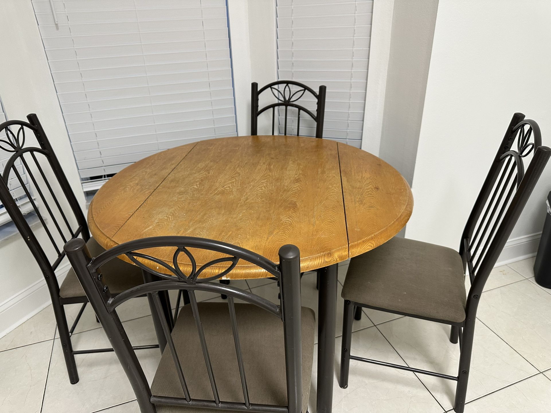 Kitchen Table And Chairs