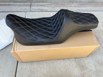 NEW/EXCELLENT STREET GLIDE PARTS