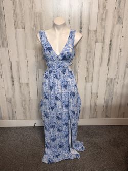 Blue Floral Maxi Dress Size M – Cutout Waist, Deep V Neck, Boho Summer Vacation Dress