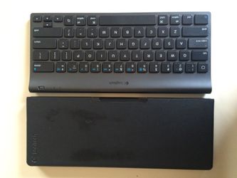 Logitech wireless Bluetooth tablet keyboard & Folio Case