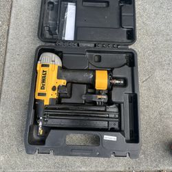 DEWALT18-Gauge Pneumatic Brad Nailer
