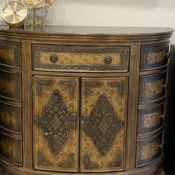 Cabinet/entertainment Table