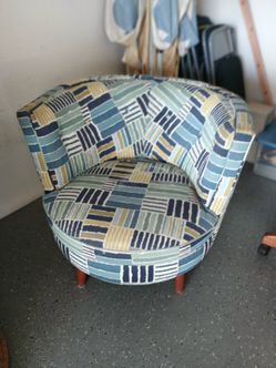 2 BEAUTIFUL  CHAIRS FOR SALE,,,