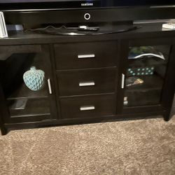 Brown tv Stand