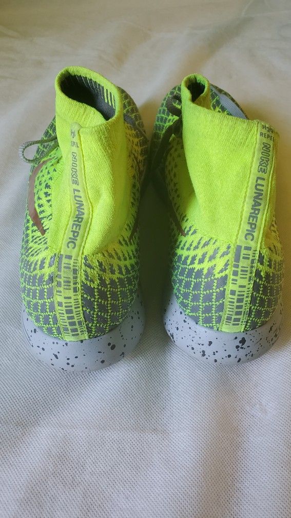 Nike LunarEpic Flyknit Volt