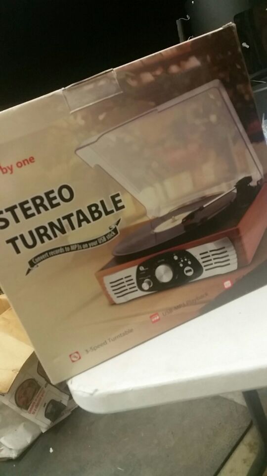 BRAND NEW opened box 1Byone Stereo Turntable