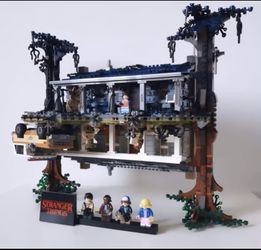 The Upside Down Netflix Stranger Things Building Block Set Thumbnail