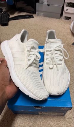 Adidas SWIFT RUN size 9.5 NEED GONE