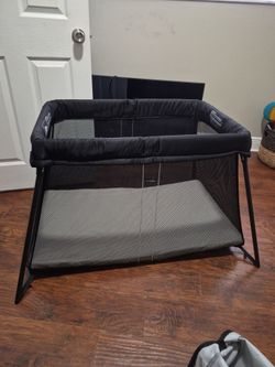 Baby Björn travel crib