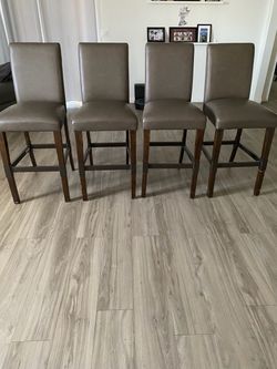 Set of 4 faux Leather Bar Stools