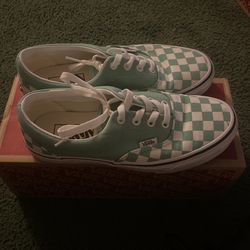  Vans Women’s Size 6 