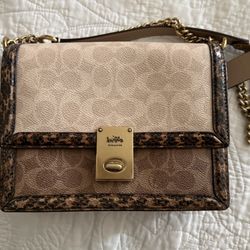 Authentic Coach Hutton Shoulder Bag