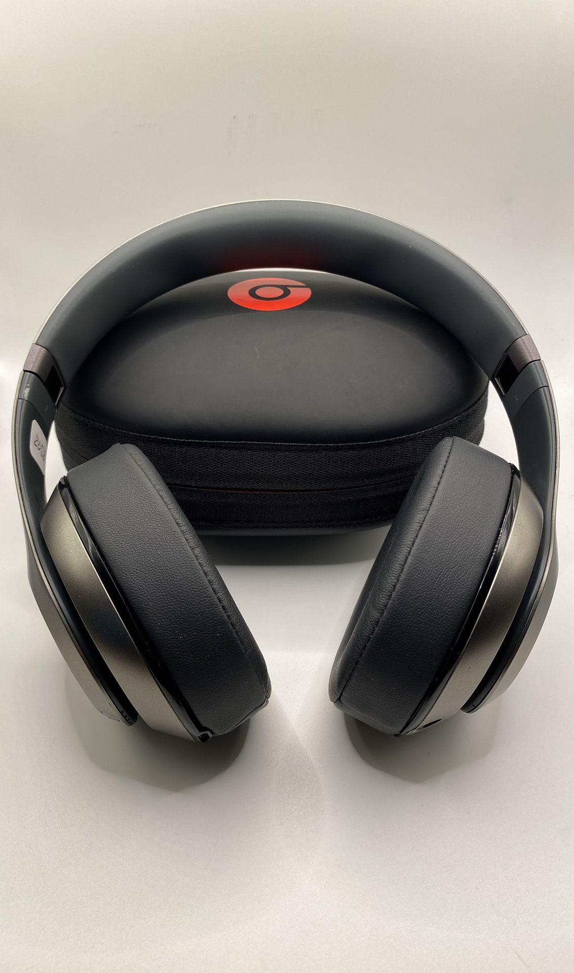 (Authentic) Titanium Beats Studio Bluetooth Wireless Headphones With Noise Canceling