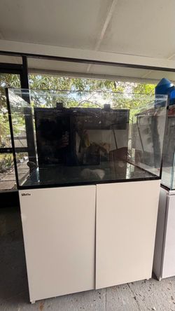 Red Sea 250 G1 Aquarium Tank with White Cabinet Stand