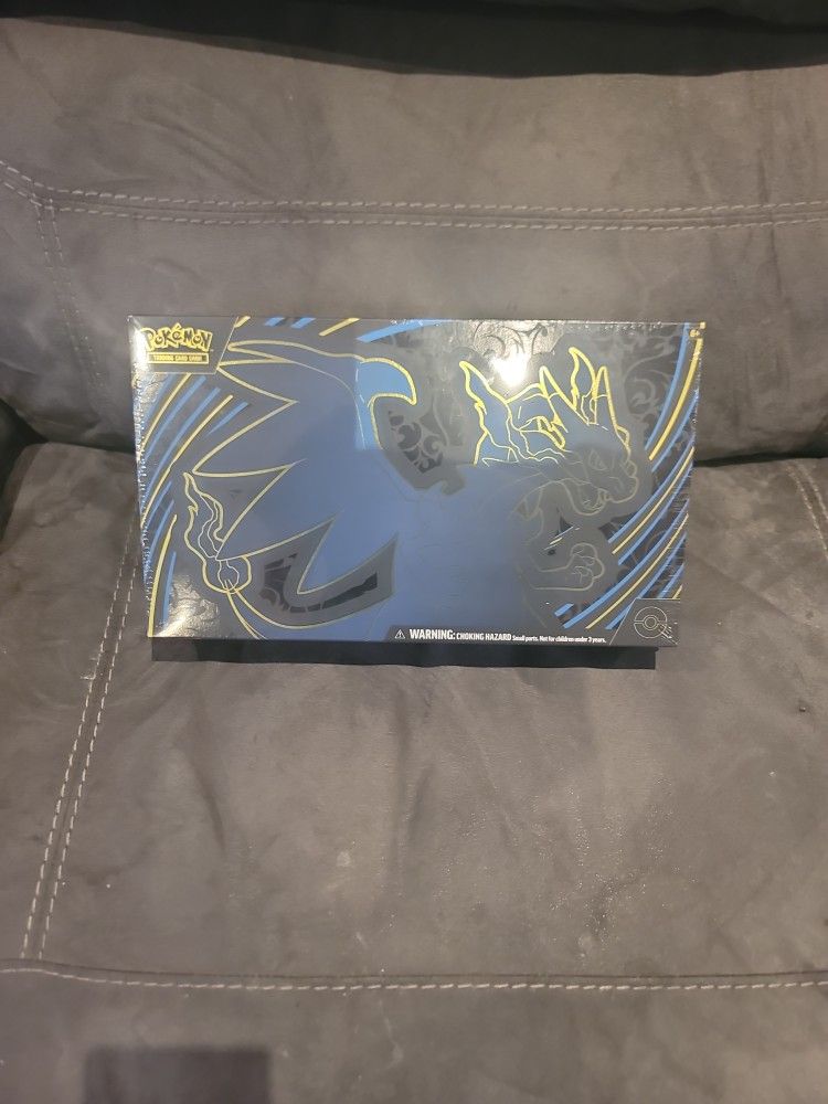 Pokémon - Trading Card Game: Mega Charizard X ex Ultra-Premium Collection