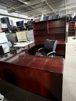 U shaped desk - wood