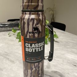 Stanley Heritage Classic Vacuum Bottle with Handle 1.1 qt | Wide Mouth w/Leakproof Cup Lid | Keep Drinks Hot or Cold | Insulated Stainless Steel Therm
