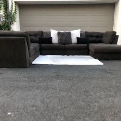 Stunning Dark Gray Sectional Couch In Good Condition - Free Delivery 🚚 