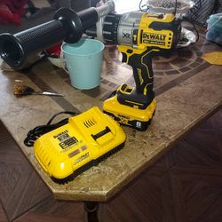 20V MAX Brushless Cordless 1/2 in. Hammer Drill/Driver with FLEXVOLT ADVANTAGE and 20V MAX 8.0Ah Battery
And Fast Charger 