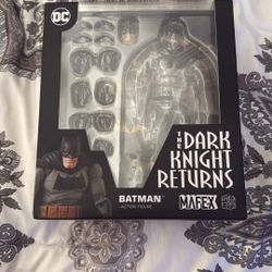 MAFEX BATMAN 