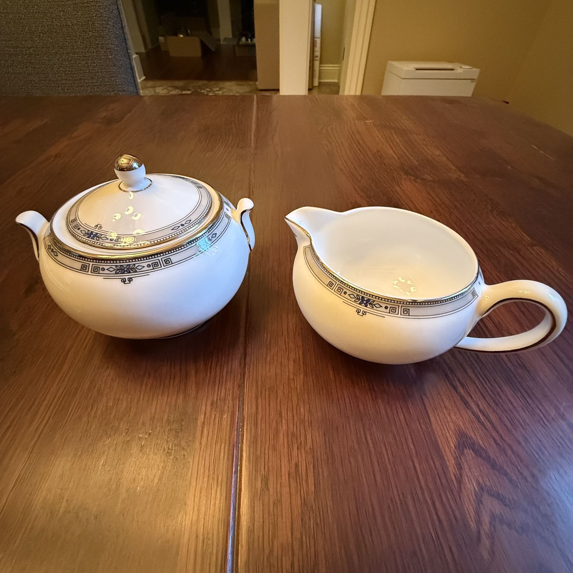 Wedgwood Amherst Bone China Sugar Bowl w/ Lid & Creamer Set England 