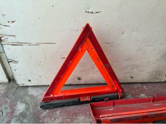 Safety triangle emergency reflective traffic sign - 3 pack and case