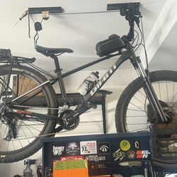 Brand new Giant Talon 1 275