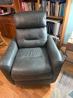 2 like new non reclining chairs