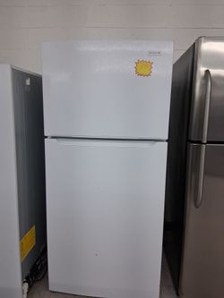 Frigidaire top and bottom fridge