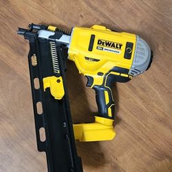 DEWALT 20V MAX XR Brushless 21-Degree Framing Nailer