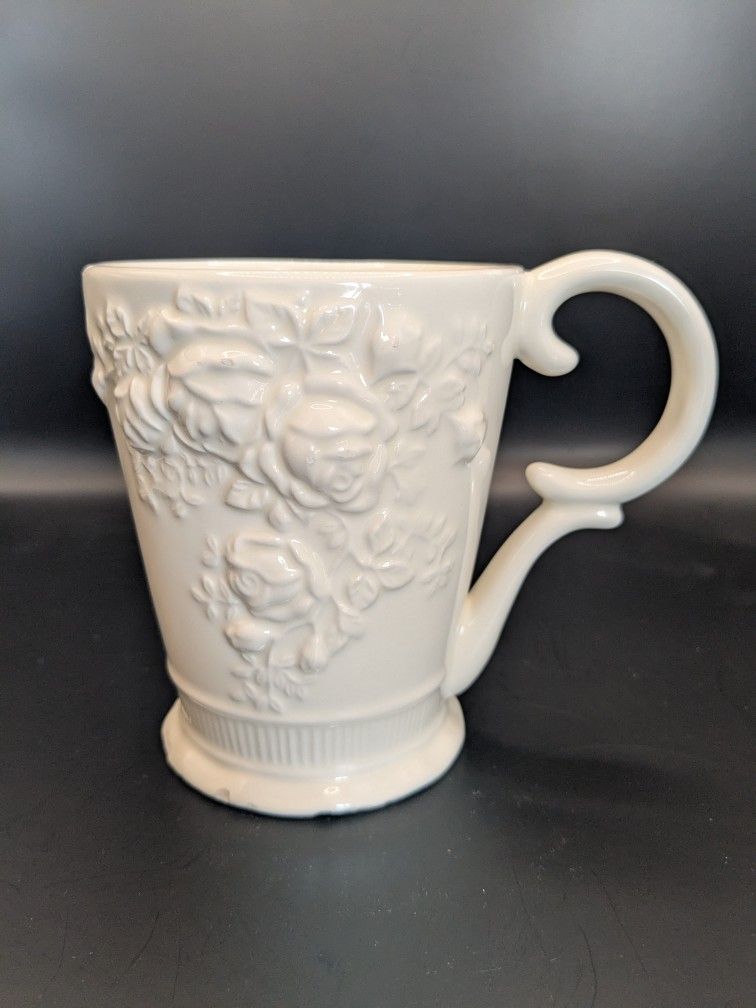 DISCONTINUED Old County Roses Mug from Royal Albert (Microwave Safe)