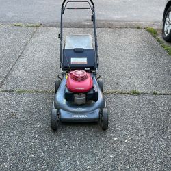 Nice And Clean Honda Quadra Cut Harmony II HR216 Self Propelled Lawnmower $275