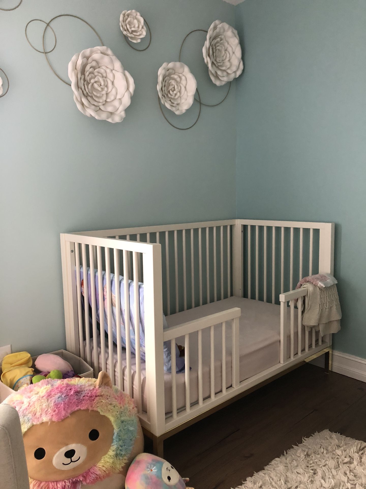Flynn crib pottery barn sale